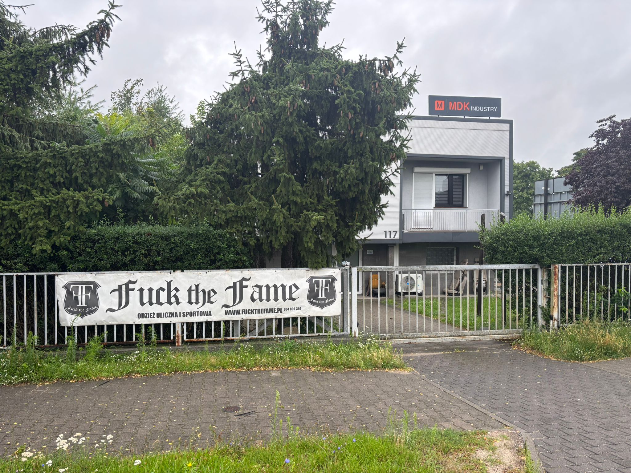 Sklep Fuck the Fame w Przeźmierowie